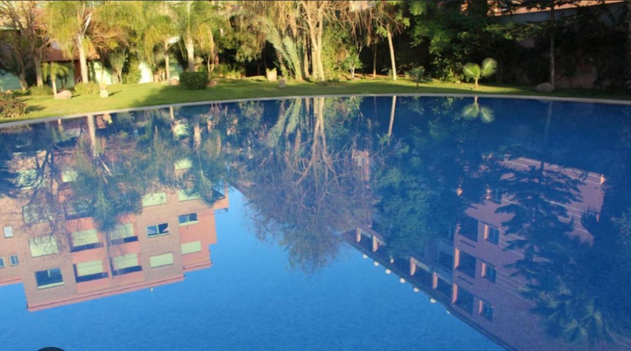 Logement De Luxe Avec Piscine, Hivernage Marraquexe Exterior foto